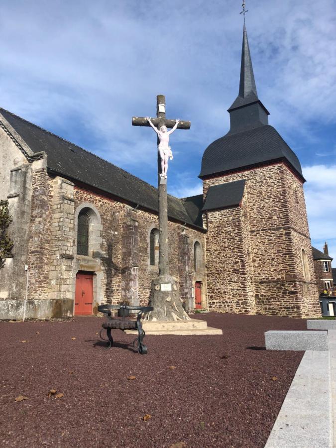 Résidence Merlin Saint-Malon-sur-Mel Esterno foto