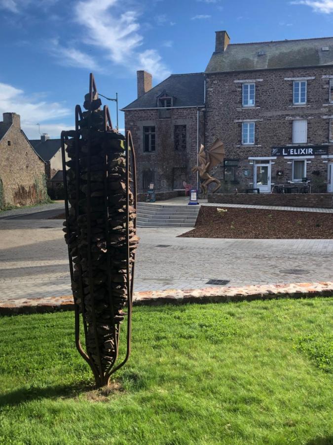 Résidence Merlin Saint-Malon-sur-Mel Esterno foto