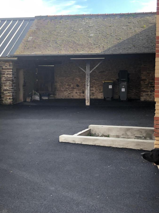 Résidence Merlin Saint-Malon-sur-Mel Esterno foto